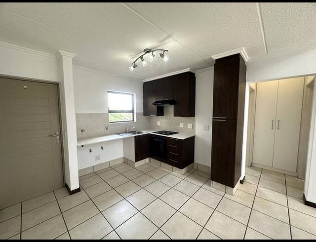 1 BEDROOM APARTMENT FOR SALE IN BRYANSTON